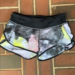 Lululemon Speed Shorts - Size 4